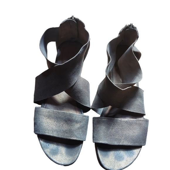Eileen Fisher Shoes - 8 Eileen Fisher gold wedges